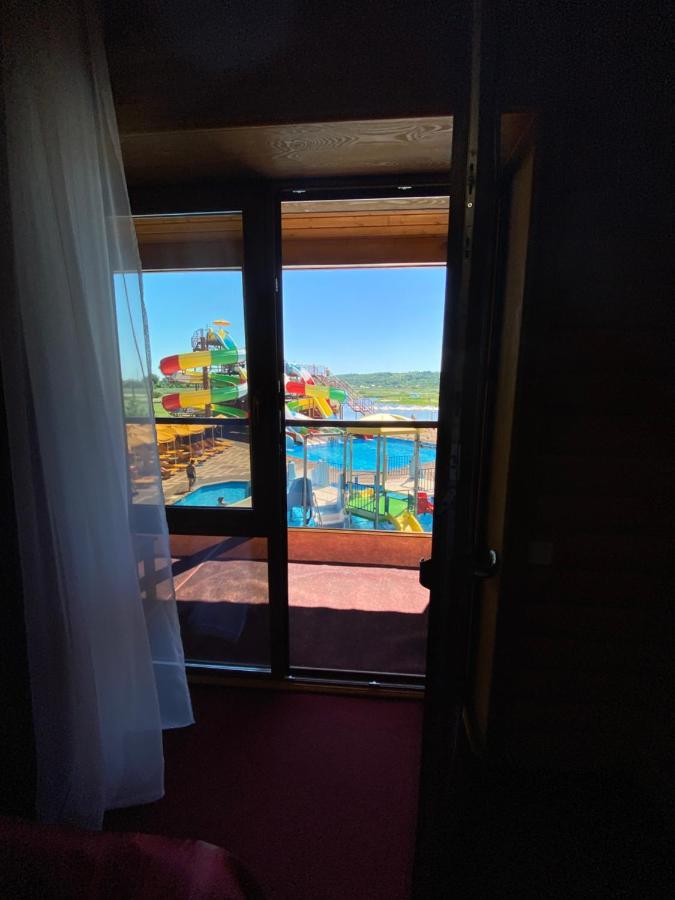 Hotel Глухомань Аквапарк Poltawa Exterior foto